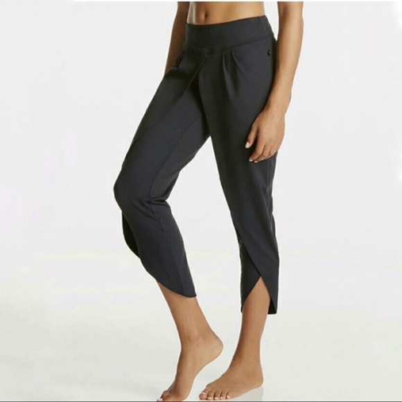 Fabletics Pants - Fabletics Strato ankle pants